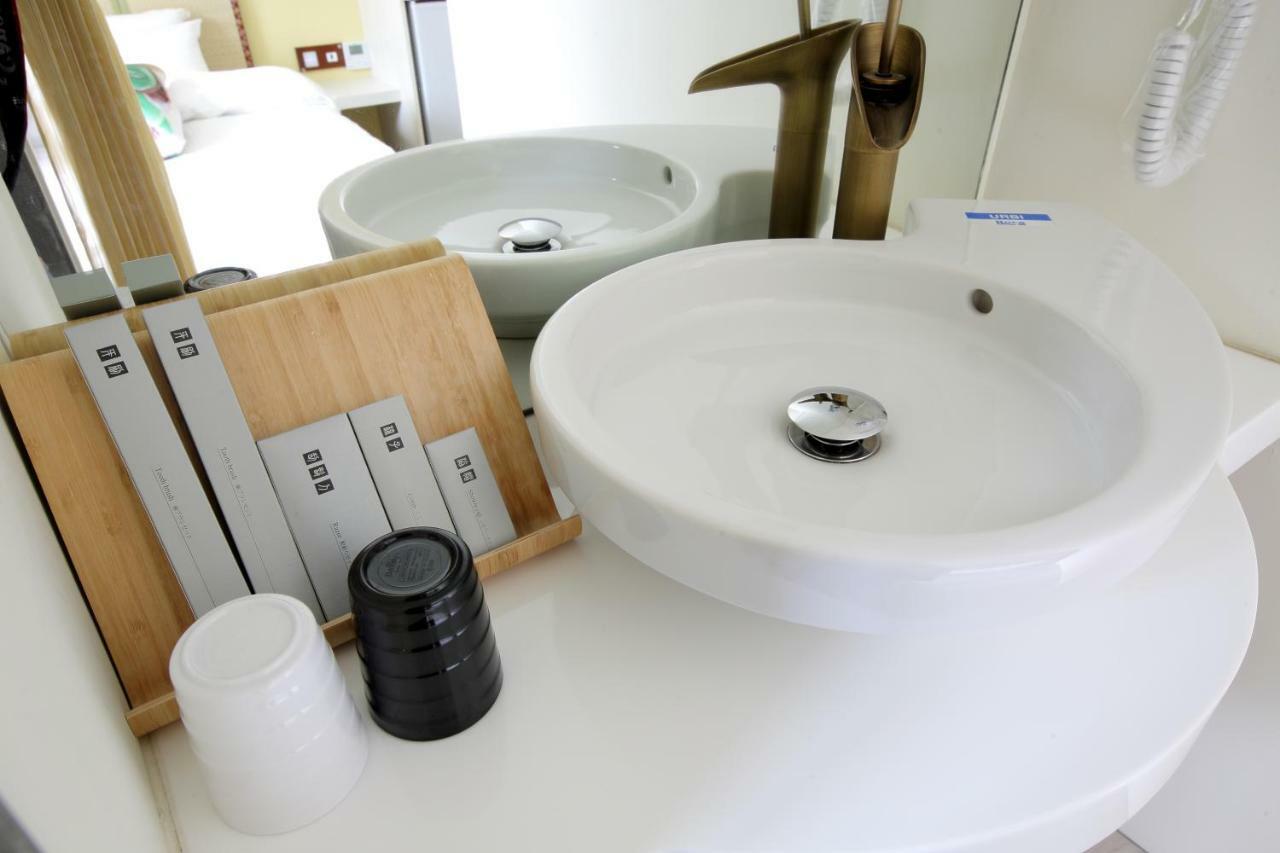 We Have Story Hotell Taichung Exteriör bild